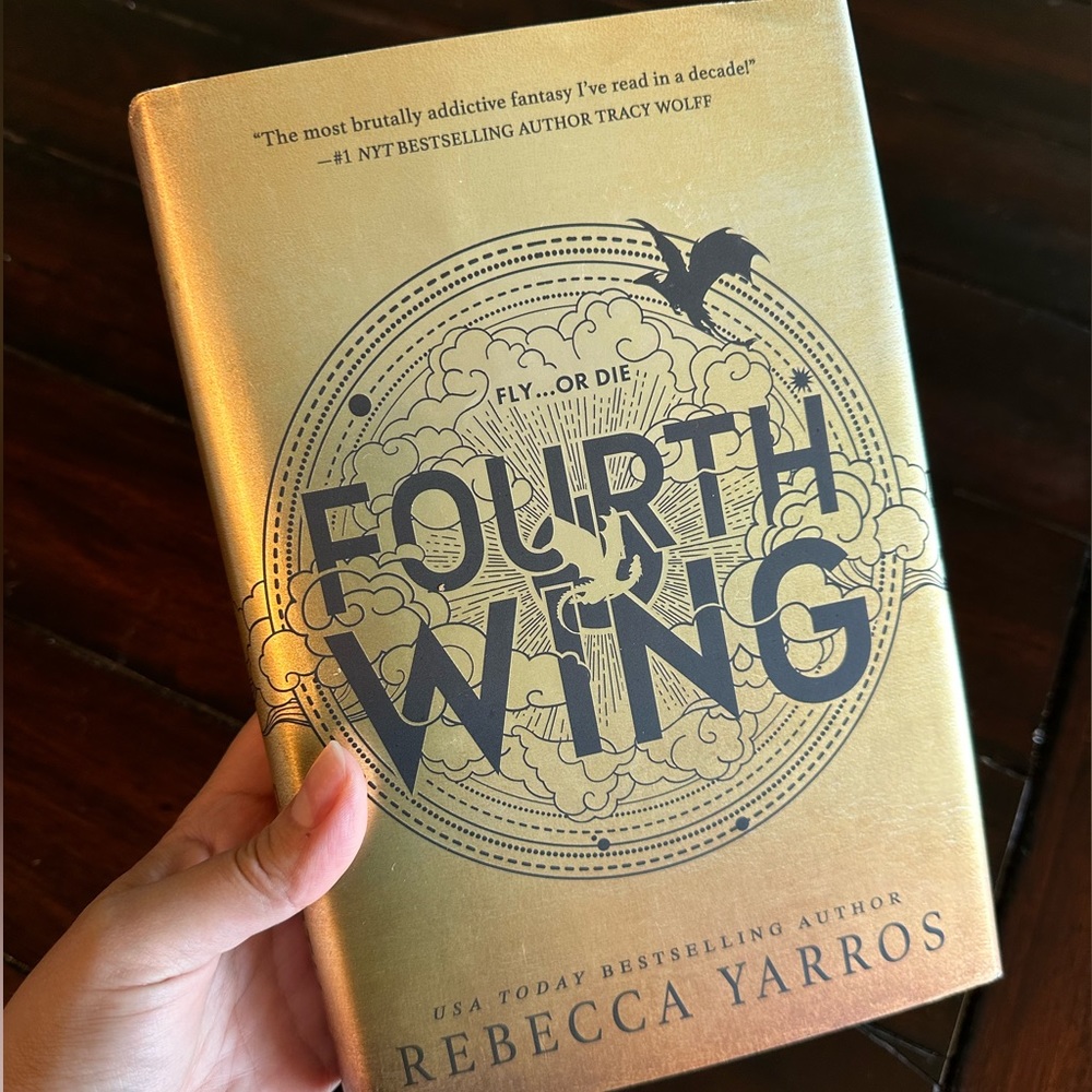Fourth Wing book by Rebecca Yarros (NOT sprayed edges). brand New